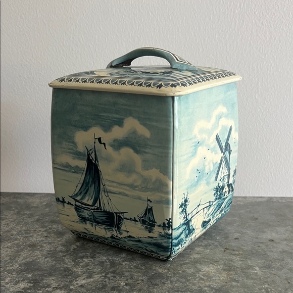 Other - Delft Style Vintage Tin